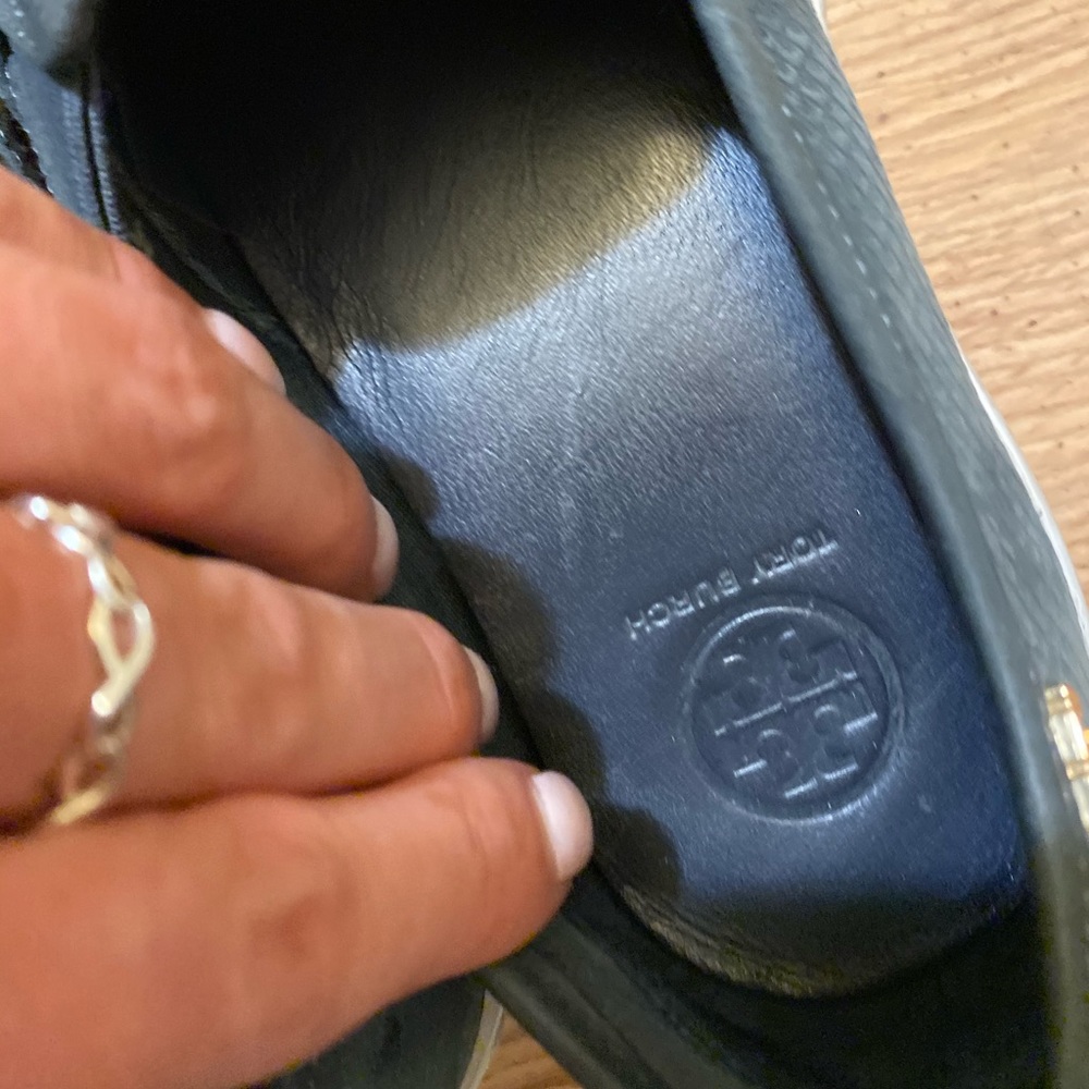 Tory Burch van like shoe
